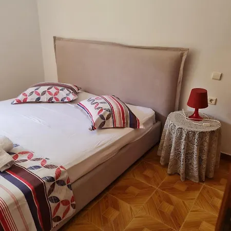 Antigoni Bellavista *